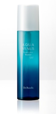 白いキャップと青緑から深い青へと変化するボトルの、アクアヴィーナスの化粧水